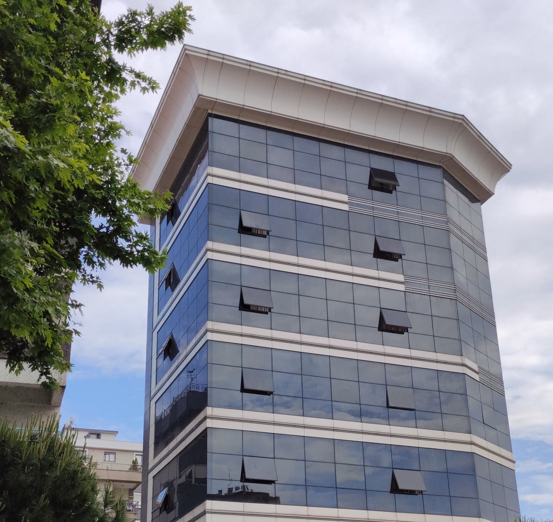 Otel — Cephe Temizliği ve Bakımı
